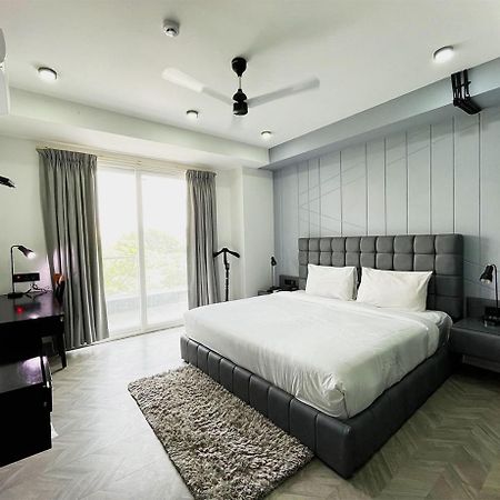 Bedchambers Serviced Apartments - Cyber City Gurgaon Exteriör bild