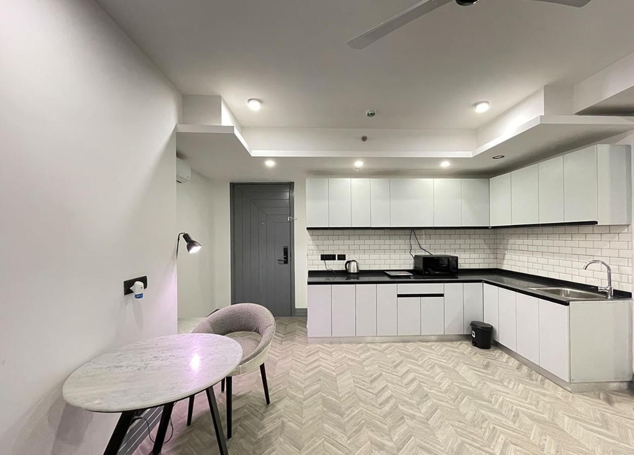 Bedchambers Serviced Apartments - Cyber City Gurgaon Exteriör bild