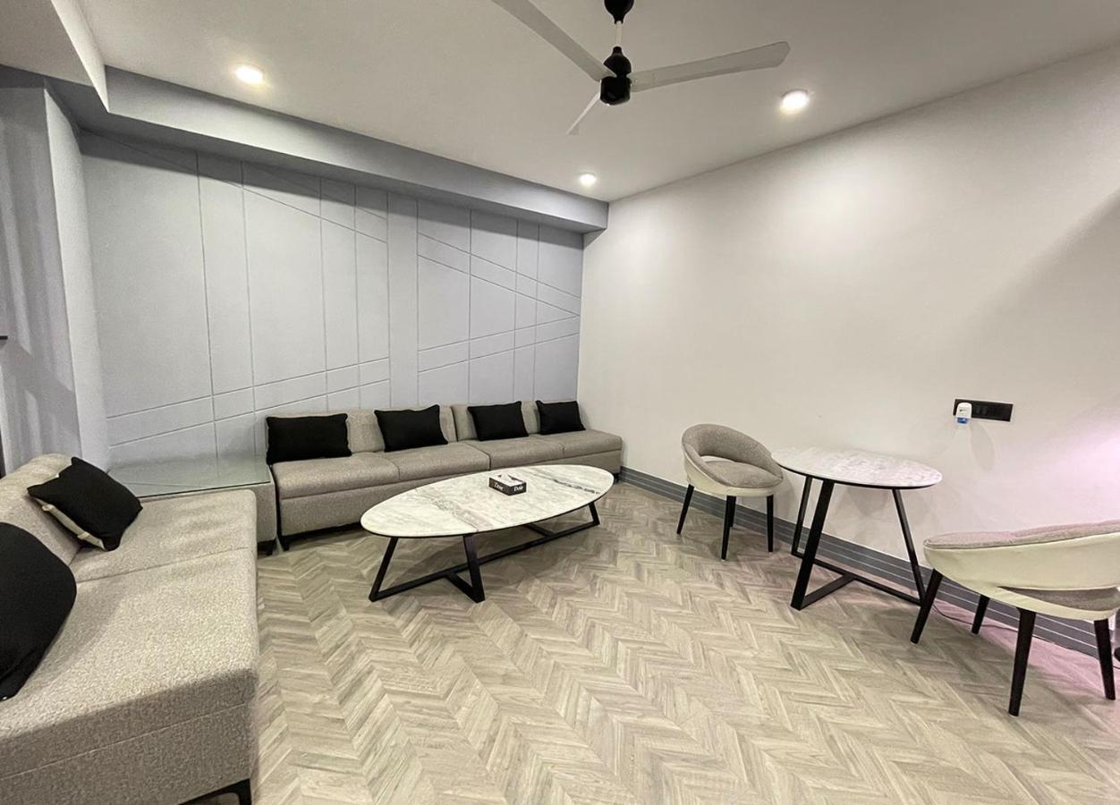 Bedchambers Serviced Apartments - Cyber City Gurgaon Exteriör bild