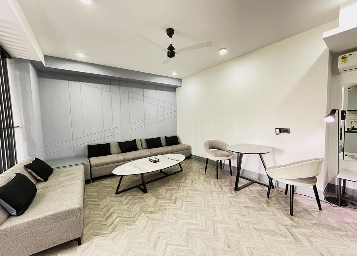Bedchambers Serviced Apartments - Cyber City Gurgaon Exteriör bild