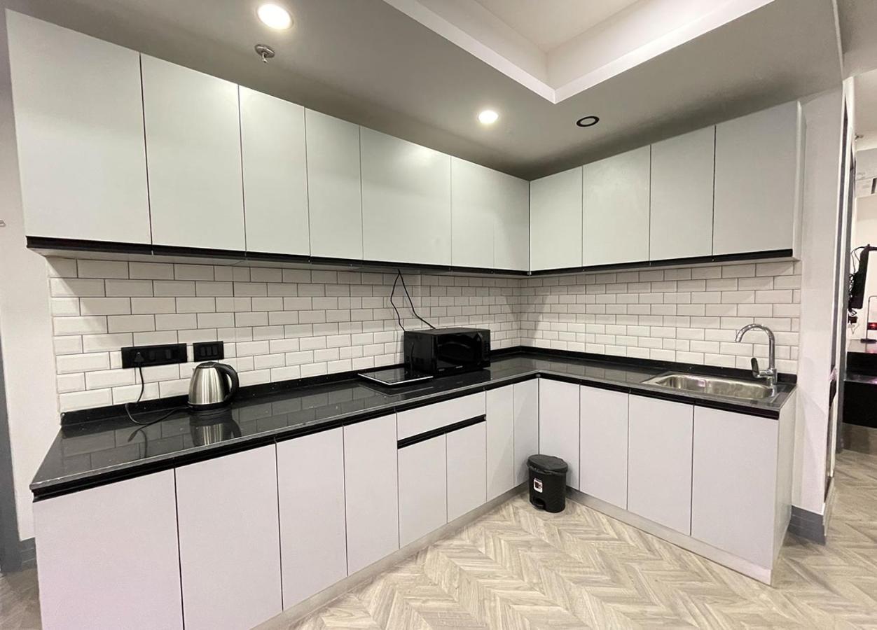 Bedchambers Serviced Apartments - Cyber City Gurgaon Exteriör bild