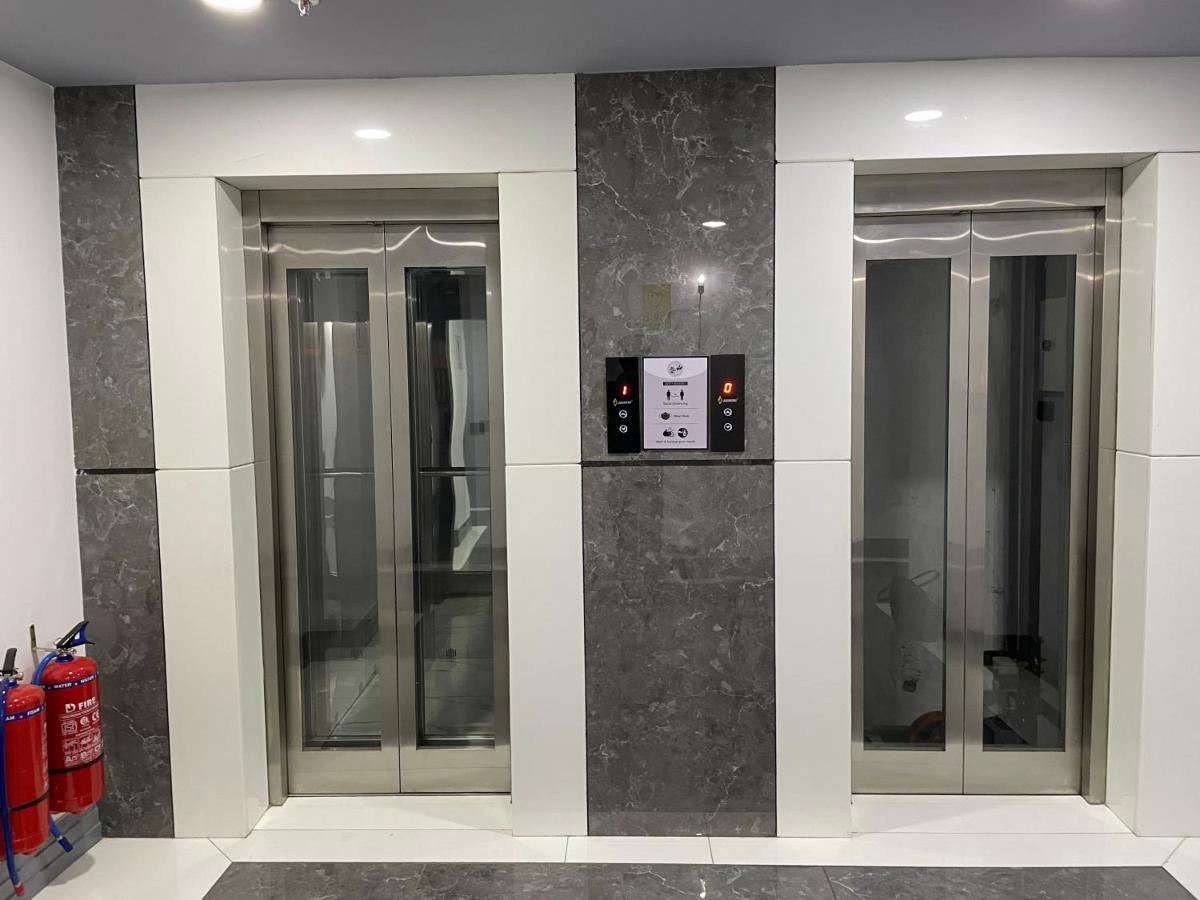 Bedchambers Serviced Apartments - Cyber City Gurgaon Exteriör bild