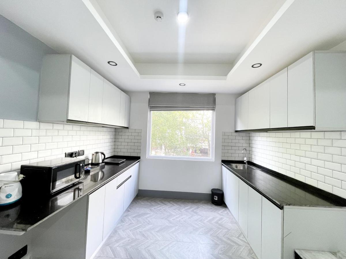 Bedchambers Serviced Apartments - Cyber City Gurgaon Exteriör bild