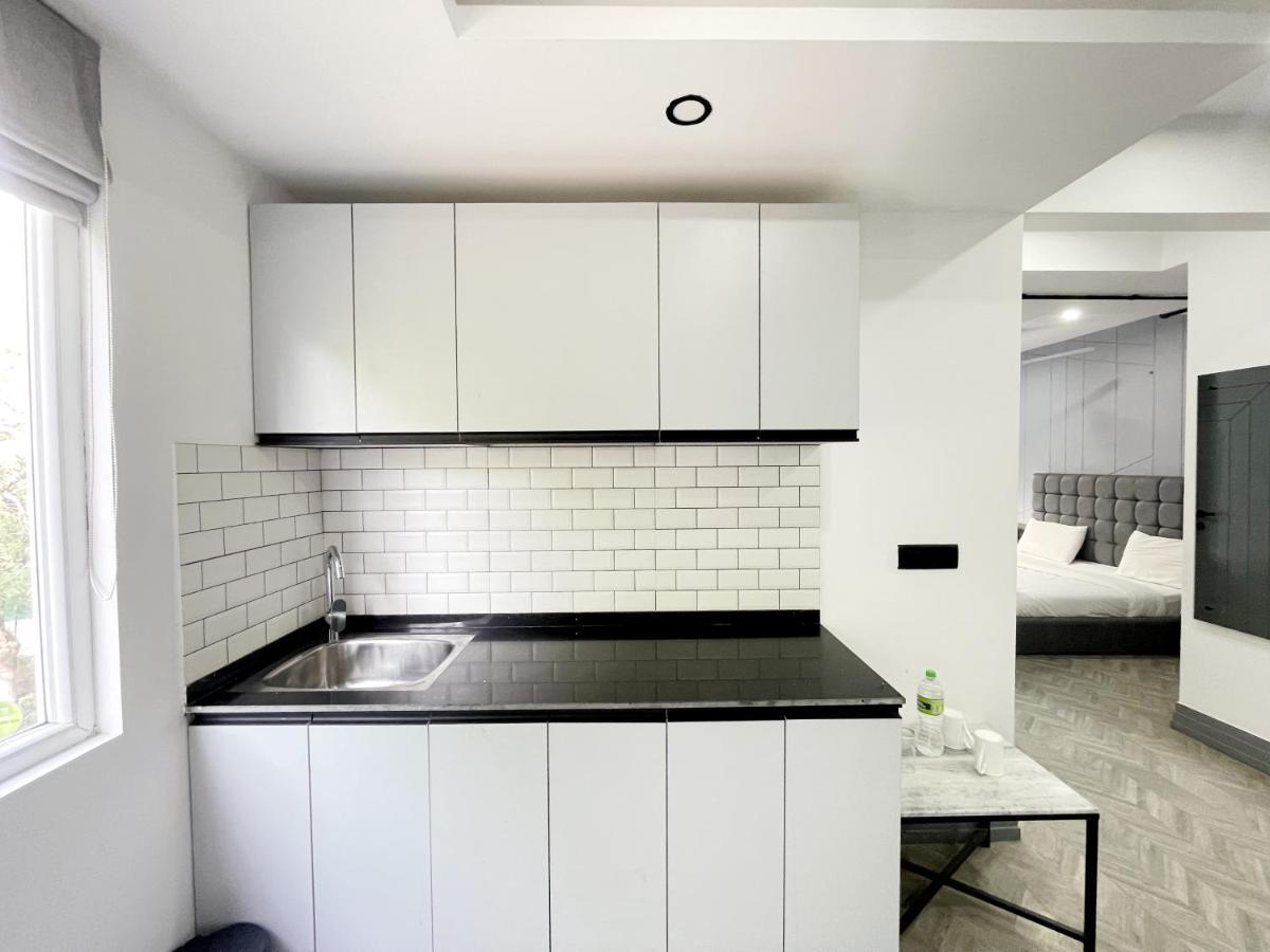 Bedchambers Serviced Apartments - Cyber City Gurgaon Exteriör bild